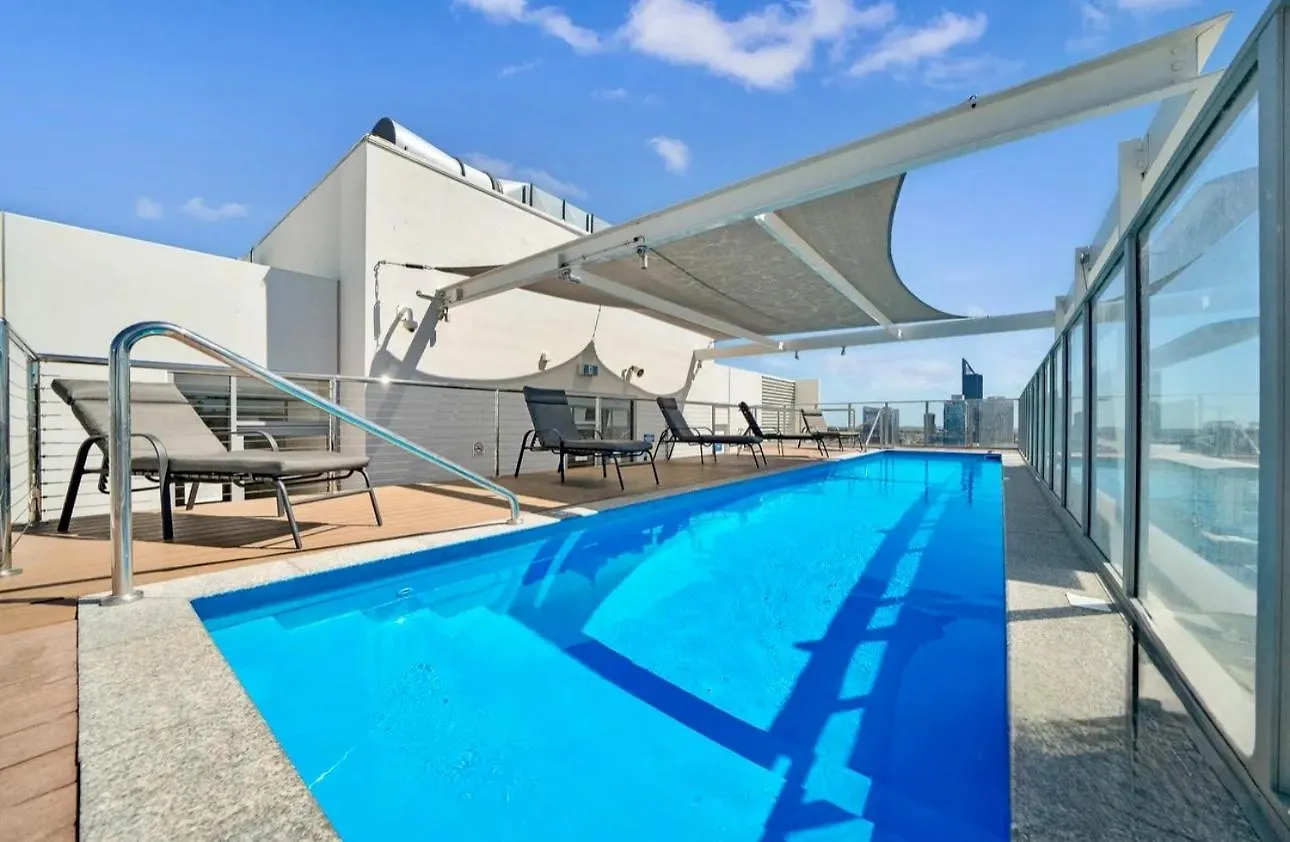 In The City Perth 1B1B Pool And Nice View Apartment